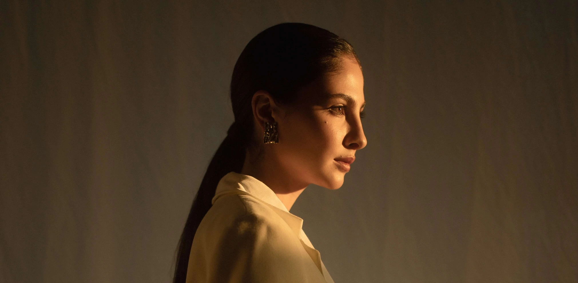 A side portrait of a girl